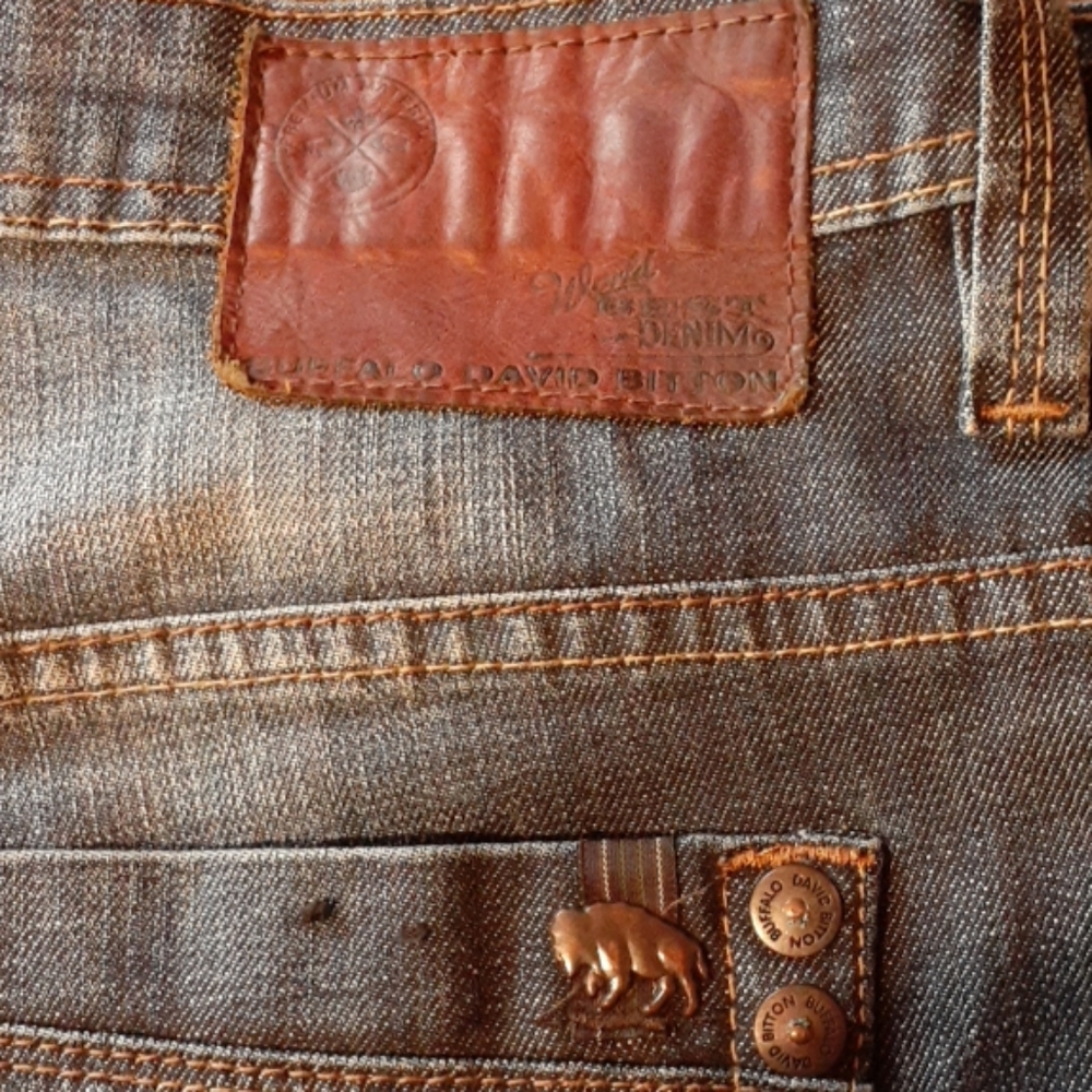 Jeans - Picture 3 of 4